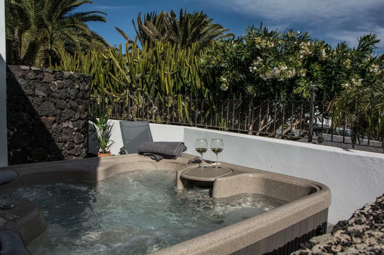 Casa Tahiche - Jacuzzi, Wifi & Bbq Villa Exterior photo